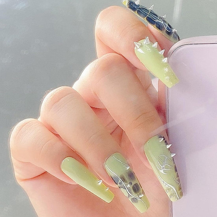 Mini Metall Nieten Punk Nail Charms Gold Silber Strasssteine Nägel Charm Kegel Spikes Nagelschmuck Glitzersteine Nail Art Studs Nagel Steine Legierung Nagelanhänger Rhinestones Nageldesign Zubehör