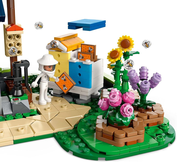 LEGO Friends House And Flower Garden The Beekeeper, set de construcție, set de joacă în natură, cadou pentru fete de la 12 ani, set cu model construibil, 4 minifigurine și figuri de animale, pisică și iepure 42669 Seturi de constructie Besuche den LEGO-Store