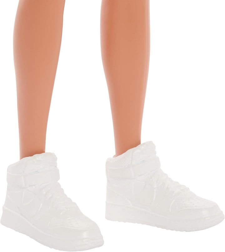 Barbie Fashionistas Ken Doll nr. 227 cu ținută care amintește de aspectul total al părului, păpușă de modă brunetă cu barbă scurtă și fizic subțire, 65th Anniversary Collectible Figure, HRH26 Papusi Naty Shop
