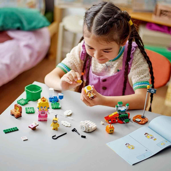 LEGO Super Mario Adventures With Interactive Peach, Playset pentru copii cu Yellow Toad, cadou Nintendo pentru băieți, fete și toți jucătorii de la 6 ani 71441 Seturi de constructie Besuche den LEGO-Store