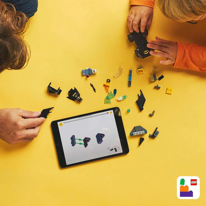 LEGO DC Batman: Batman & Batmobil Vs. Mr. Freeze - Jucărie cu mașină de supereroi cu 2 minifigurine - Tragător de gheață cu elemente pentru foc - Cadou pentru băieți și fete de la 4 ani 76301 Seturi de constructie Besuche den LEGO-Store