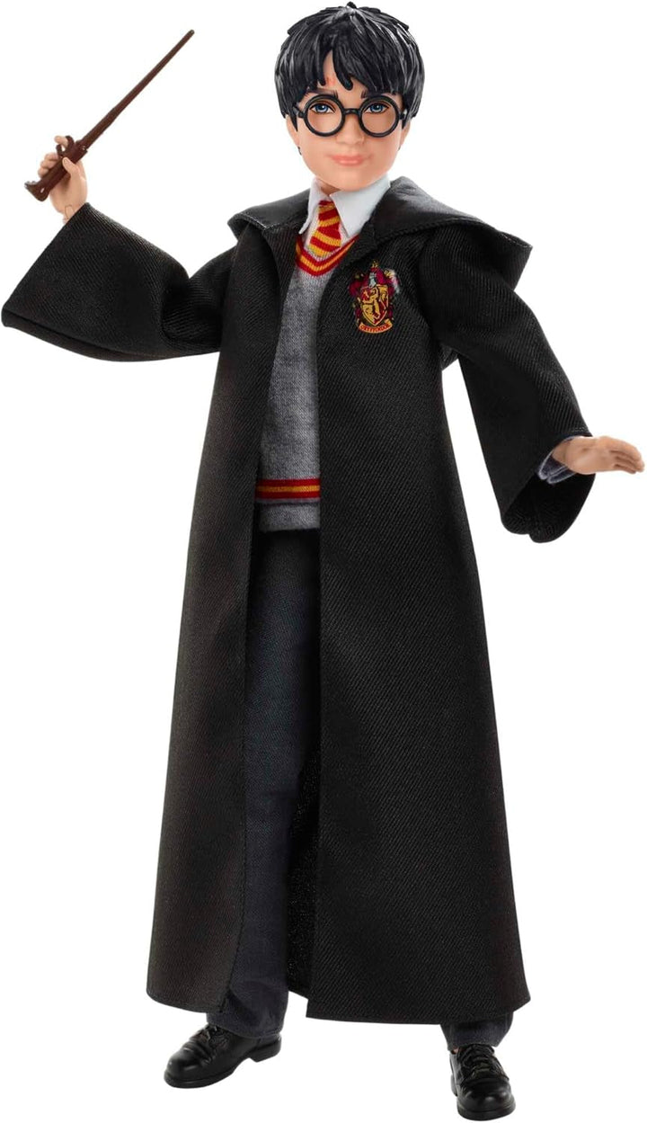 Mattel Harry Potter - Păpușă de colecție (aprox. 26 cm) cu uniformă Hogwarts, halat Gryffindor și baghetă, jucărie de la 6 ani FYM50 Action figures Naty Shop Pat de o persoană