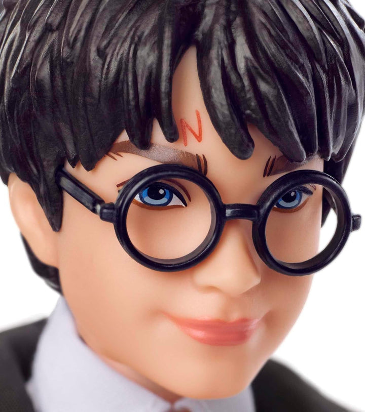 Mattel Harry Potter - Păpușă de colecție (aprox. 26 cm) cu uniformă Hogwarts, halat Gryffindor și baghetă, jucărie de la 6 ani FYM50 Action figures Naty Shop