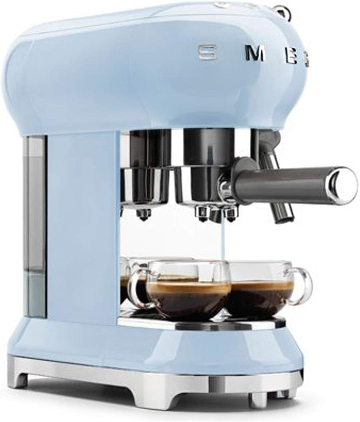 Espressor manual Smeg, ECF01PBEU, sistem cappuccino, termobloc, capacitate mare a ceștilor și funcție dublă de cafea, rezervor de apă de 1 l, dimensiuni compacte, 1350 W, albastru pastel
