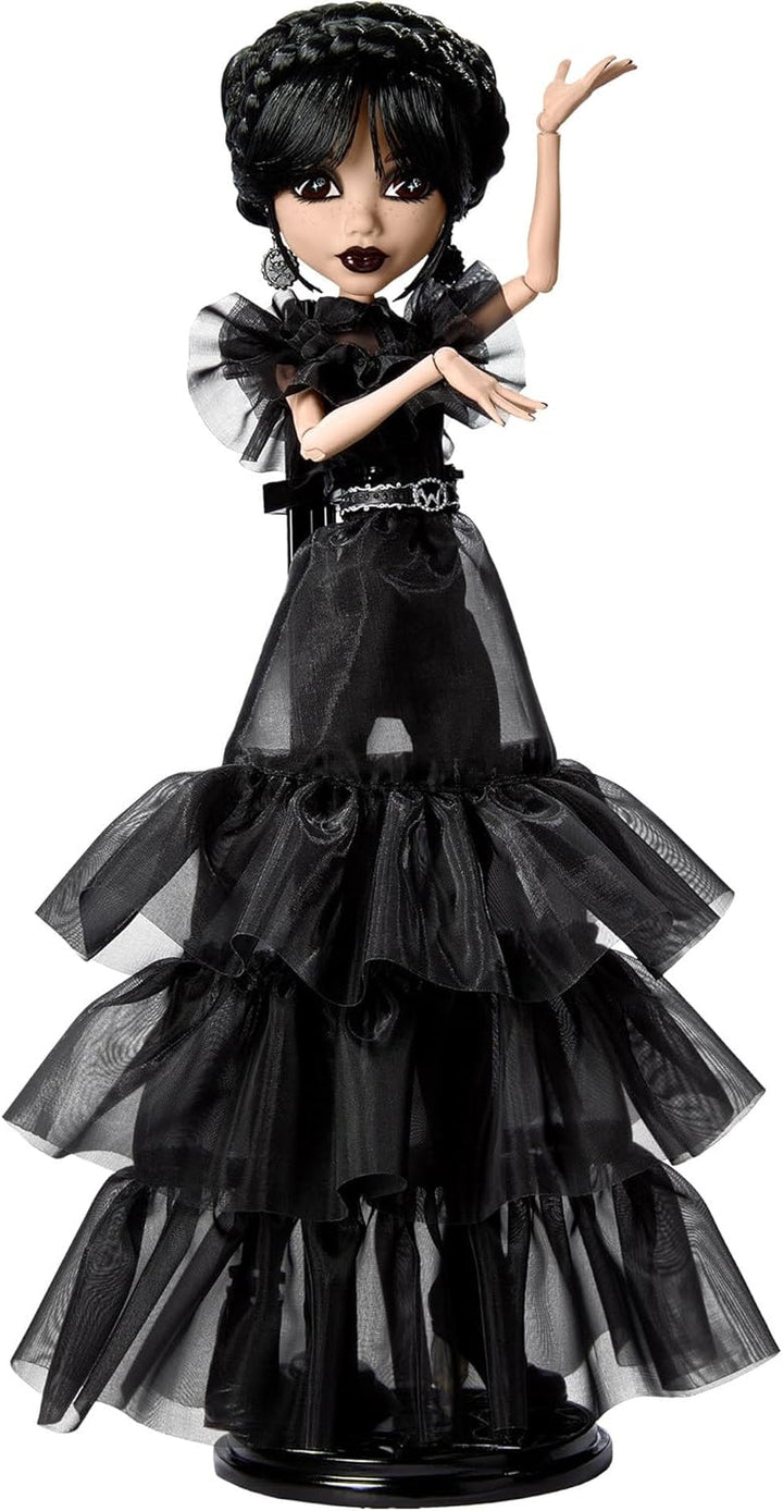 Păpușă Monster High Wednesday, figurină de colecție Rave'N Wednesday în rochie gotică neagră, inspirată de scena de dans, accesorii premium și suport pentru păpușă, HXJ03 Papusi Naty Shop Titlu implicit