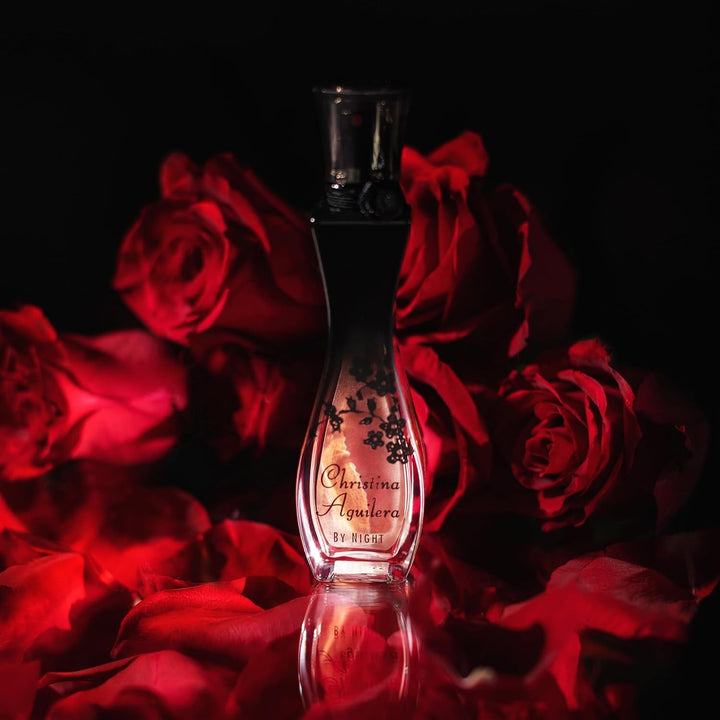 Parfum Christina Aguilera - by Night, parfum feminin, seducător și senzual, cu note de floare de piersic, florale, orientale și fructate, ideal pentru vară, parfum pentru femei - 50 ml