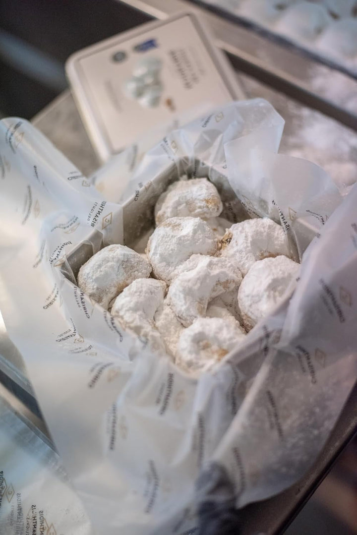 Chrisanthidis Delights Kourabie tradițională grecească cu unt și migdale în cutie metalică 450g