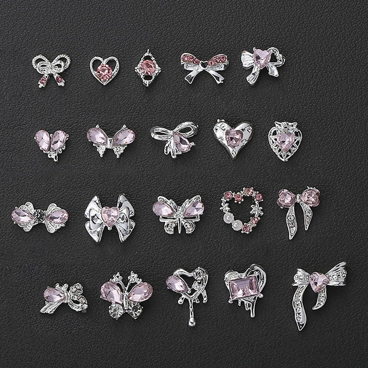Luxus Rosa Diamant Nagel Charms 3D Butterfly Nail Art Charms Bow Nail Charms Y2K Heart Charms Nägel Zubehör Schmetterling Herz Schleife Nageldesign Edelsteine Strasssteine Glitzersteine Nagelschmuck