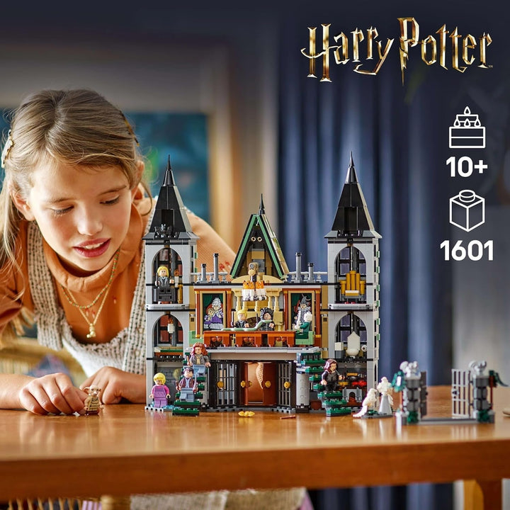 LEGO Harry Potter Malfoy Family Country Estate, jucărie fantastică de colecționat și expus, cadou pentru băieți, fete și fani ai lumii vrăjitorilor, idee de cadou cu 9 minifigurine 76453 Seturi de constructie Besuche den LEGO-Store
