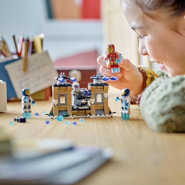 LEGO Marvel Iron Man & Iron Legion Vs. Hydra Soldier, Avengers Building Toy, Creative Playset pentru copii și fanii supereroilor, cadou pentru băieți și fete de la 6 ani 76288 Seturi de constructie Besuche den LEGO-Store