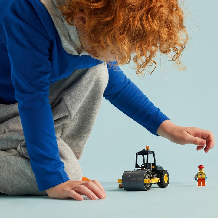 LEGO City Road Roller, vehicul de șantier pentru copii de la 5 ani, jucărie cu role cu aburi cu minifigurină de muncitor în construcții, experiență de joacă imaginativă pentru băieți și fete, mic, cadou distractiv 60401 Seturi de constructie Besuche den LEGO-Store