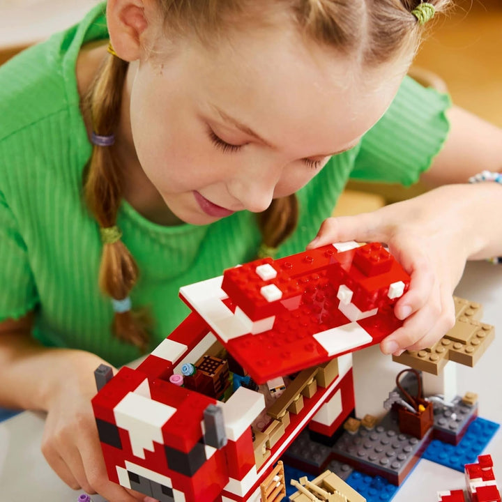 LEGO Minecraft The Mushroom Cow House, jucărie de construit pentru jocul video, model în țara ciupercilor cu minifigurine, Steve și alte personaje, set de joacă pentru băieți și fete de la 8 ani 21270 Seturi de constructie Besuche den LEGO-Store